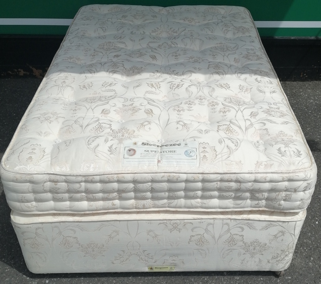 4FT SLEEPEEZEE DIVAN AND MATRESS SET