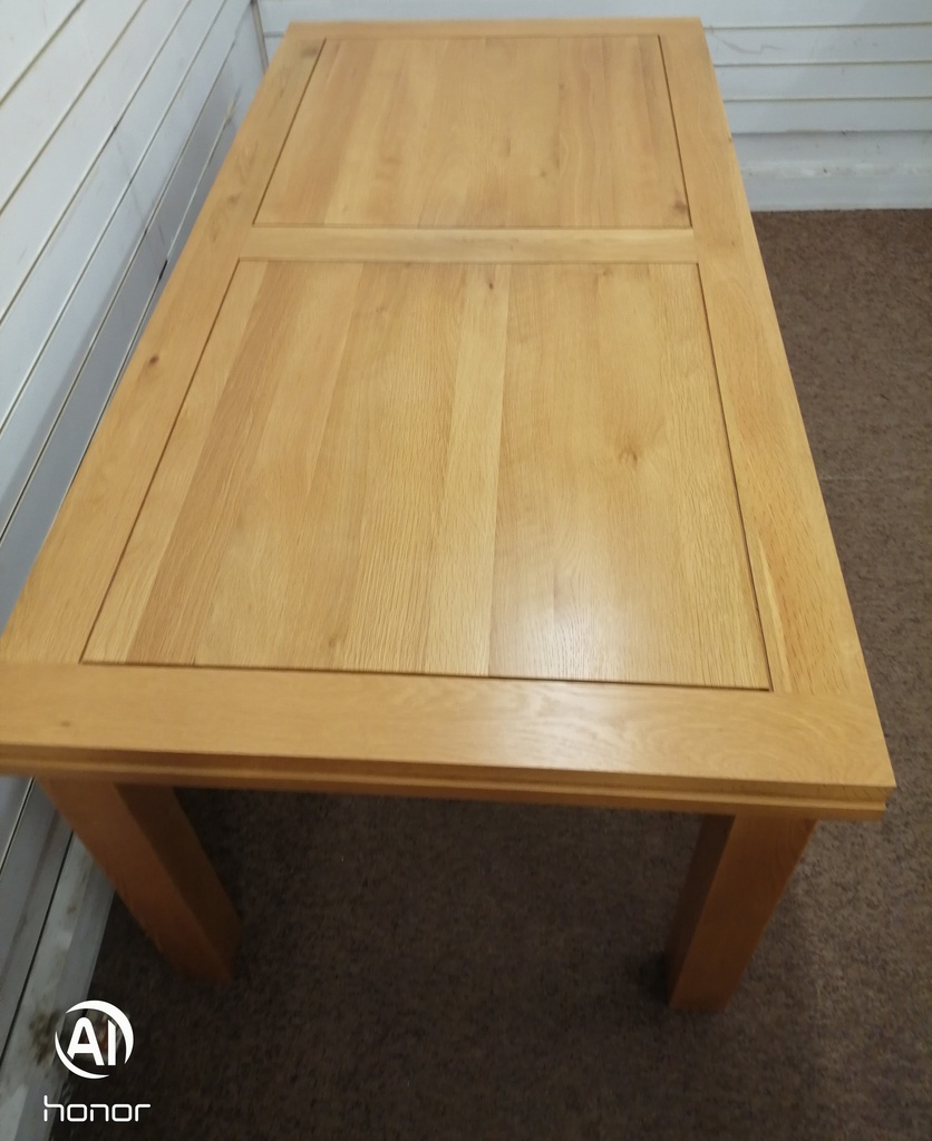 QUALITY LARGE OAK EXTENDING DINING TABLE