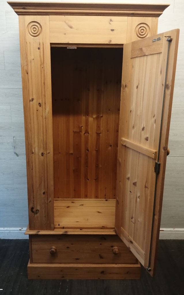 SINGLE DOOR SOLID PINE WARDROBE WITH DRAWER