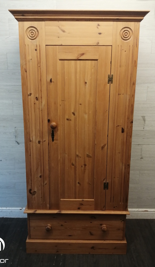 SINGLE DOOR SOLID PINE WARDROBE WITH DRAWER