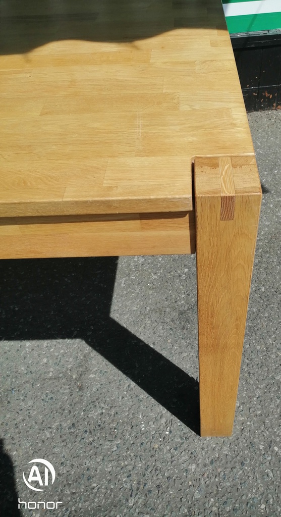 LOVELY LARGE BLOCK OAK DINING TABLE