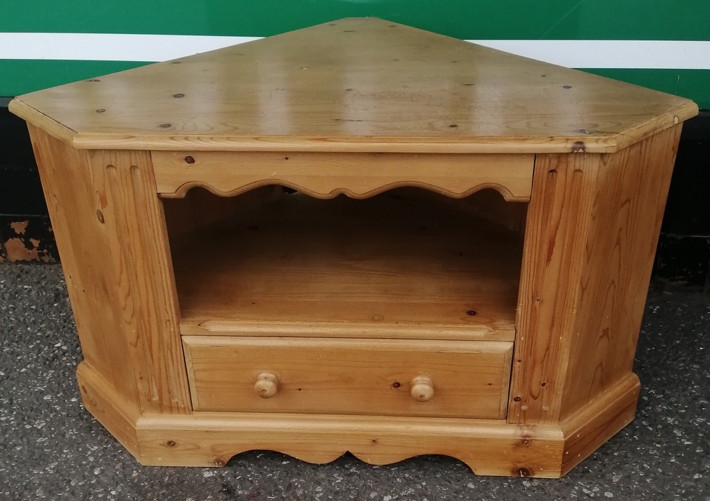 PINE CORNER TV UNIT