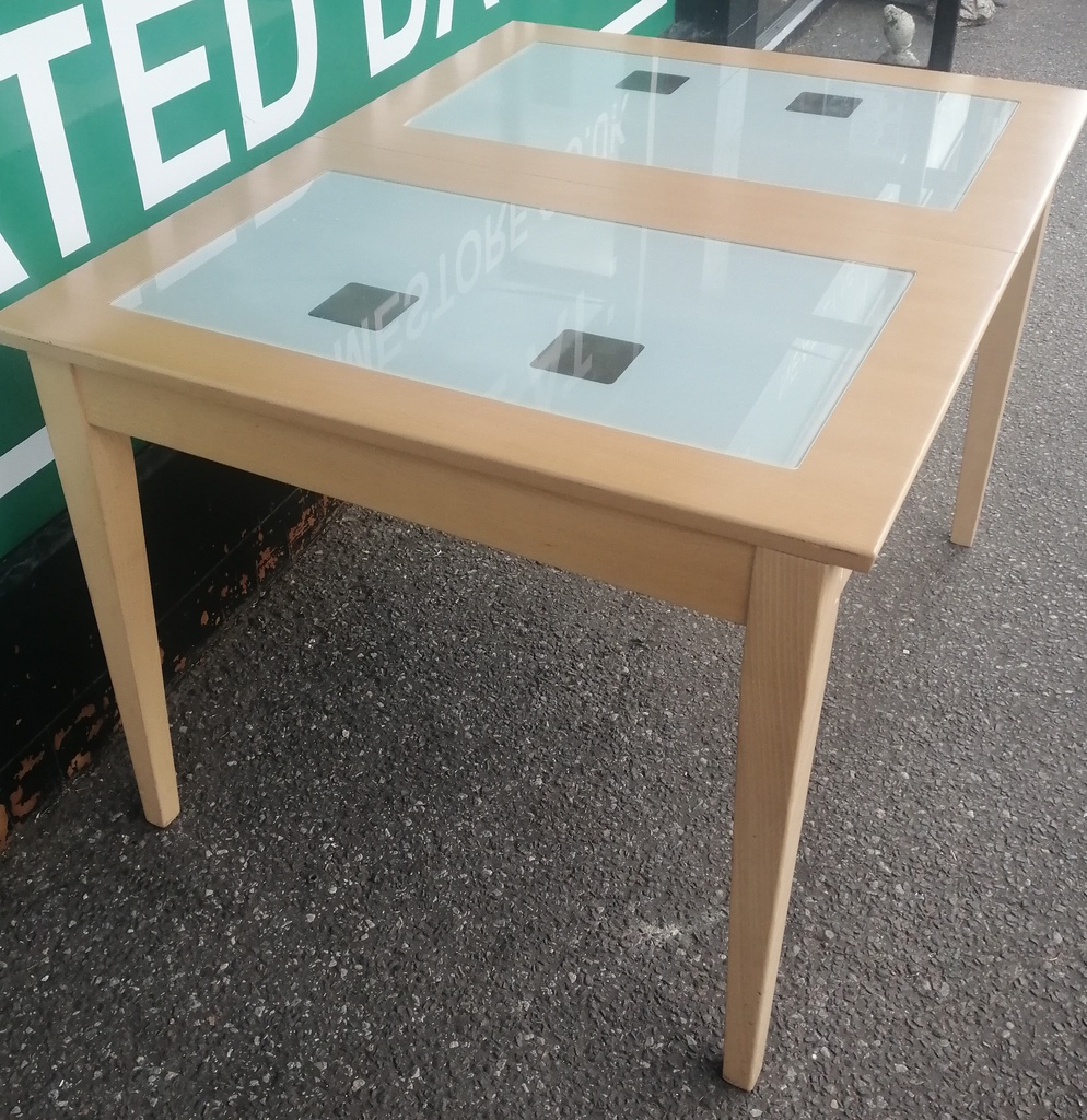 MODERN EXTENDING DINING TABLE