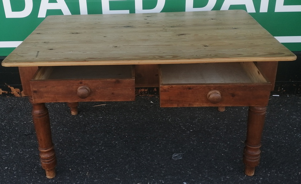 Solid pine neat 4ft 7" dining table with drawers