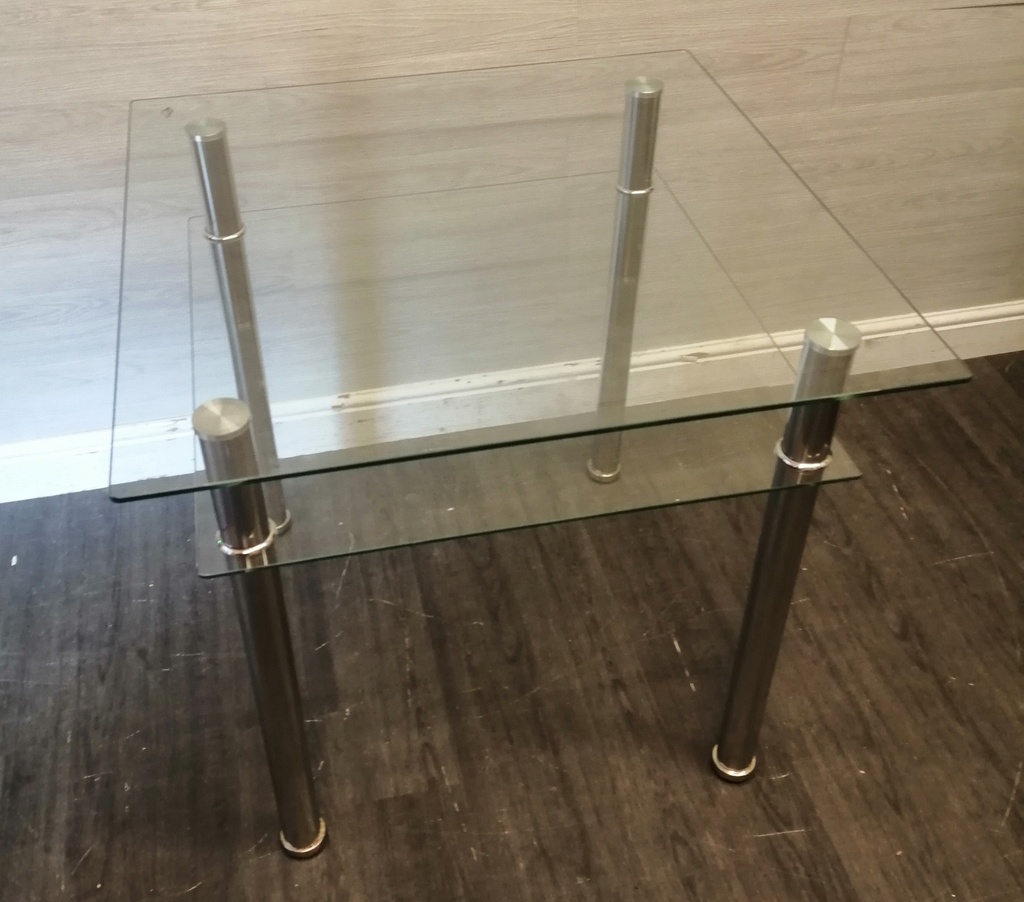 Modern neat glass dining table