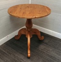 VERY NEAT ROUND SOLID PINE QUALITY DINING TABLE