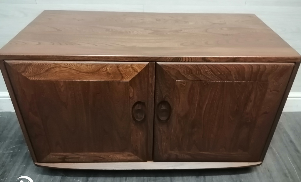 QUALITY MODERN ERCOL  TV BENCH/STAND