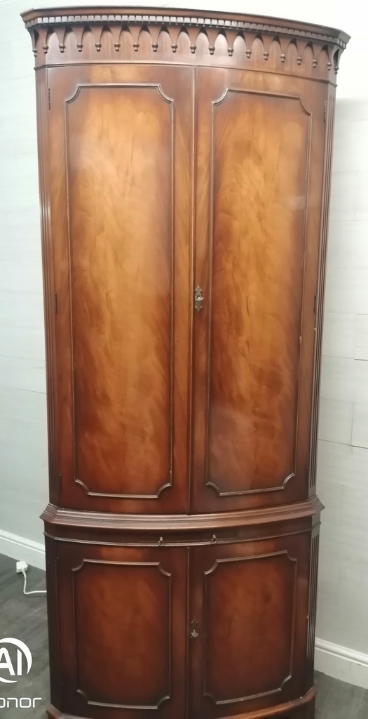 Quality Repro Mahogany Corner Drinks Cabinet