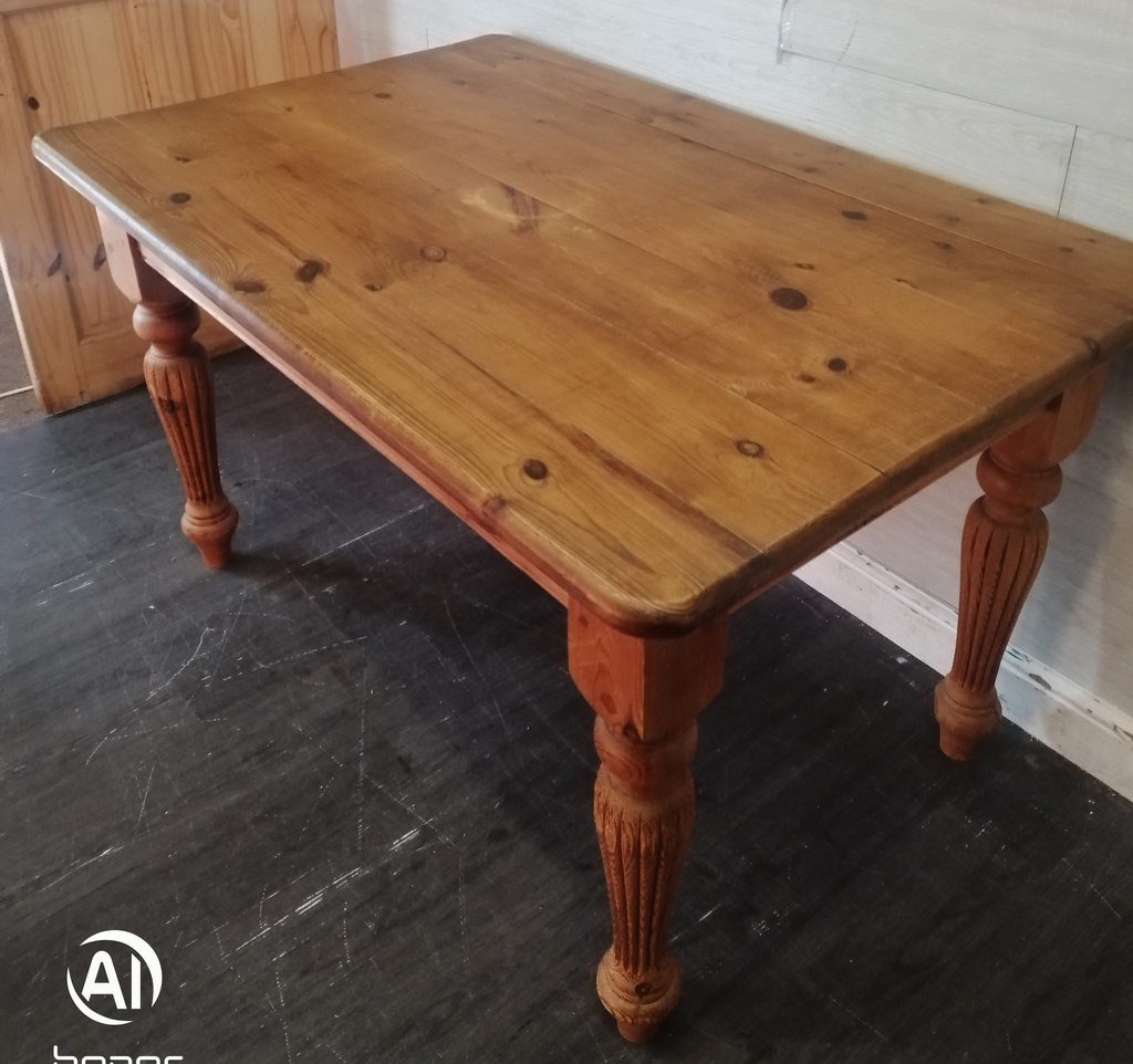 SOLID PINE 4FT 4" DINING TABLE