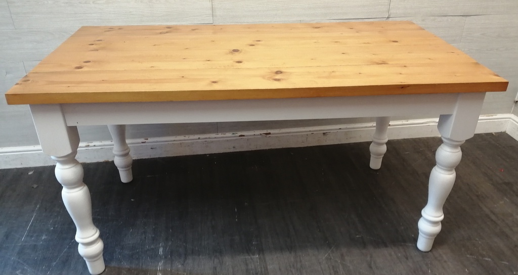 SOLID PINE 5FT DINING TABLE