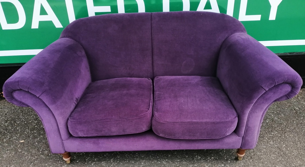 Lovely Mauve Toned Chesterfield Style Neat Sofa