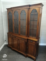 [HF16823] Quality large mahogany repro glazed display unit