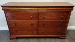 [HF16940] Stunning Willis and Gambier Double Eight Drawer chest