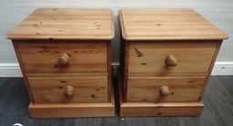 [HF17268] Pair of quality pine bedsides chests