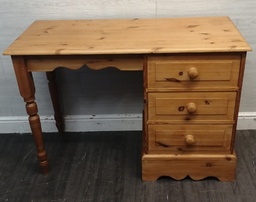 [HF17805] SOLID PINE THREE DRAWER DESK / DRESSING TABLE