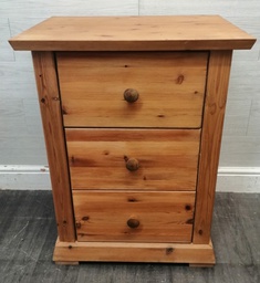 [HF18855] PINE THREE DRAWER BEDSIDE