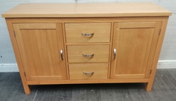 [HF18878] Lovely Oak Sideboard With Drawers