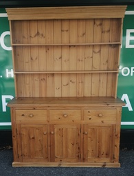 [HF19183] Lovely Rustic Pine Dresser