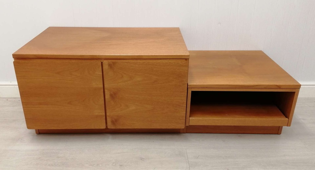 ‘TAPLEY 33’ Beaver &amp; Tapley Mid Century Small Pull Out Trey Cupboard