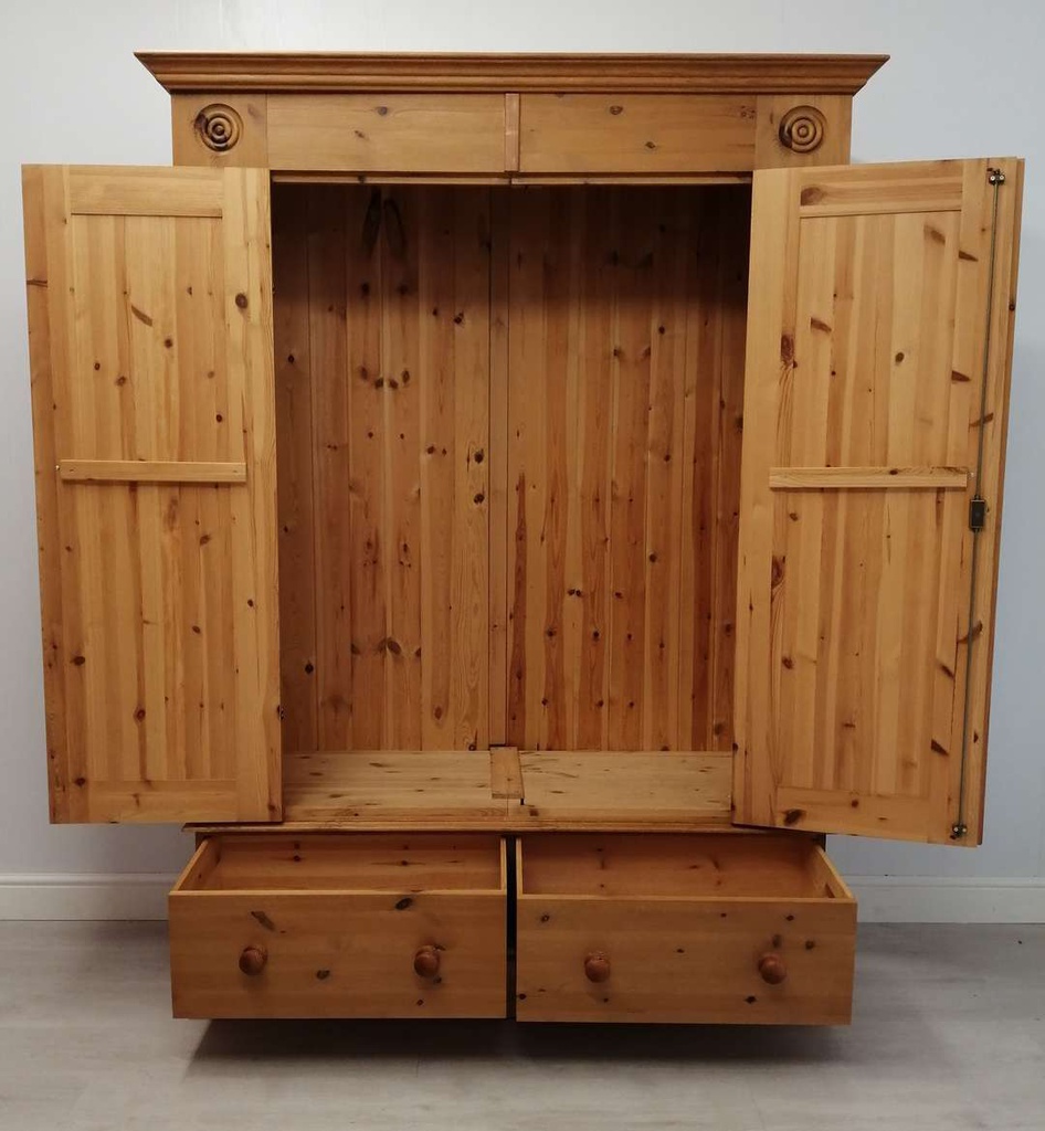 CORNDELL Pine Double Wardrobe with Drawers