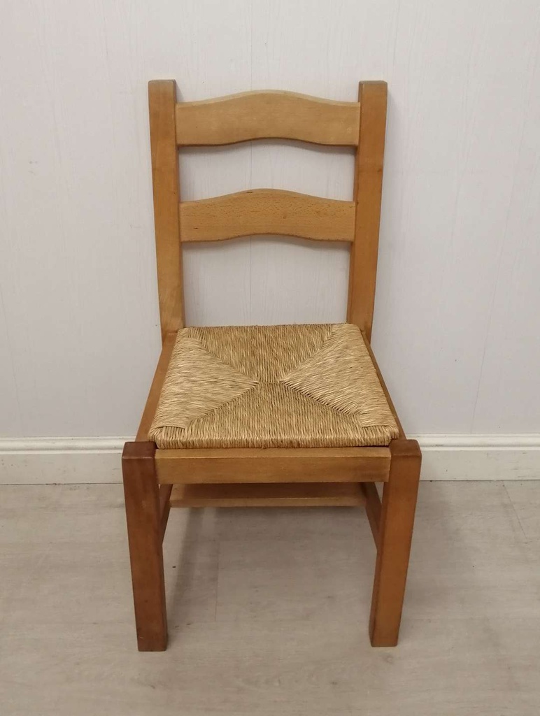 Ladder Back Rush Seated Chair