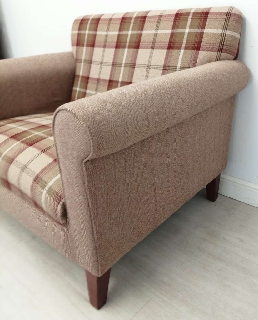 Large Tartan Cuddle Chair