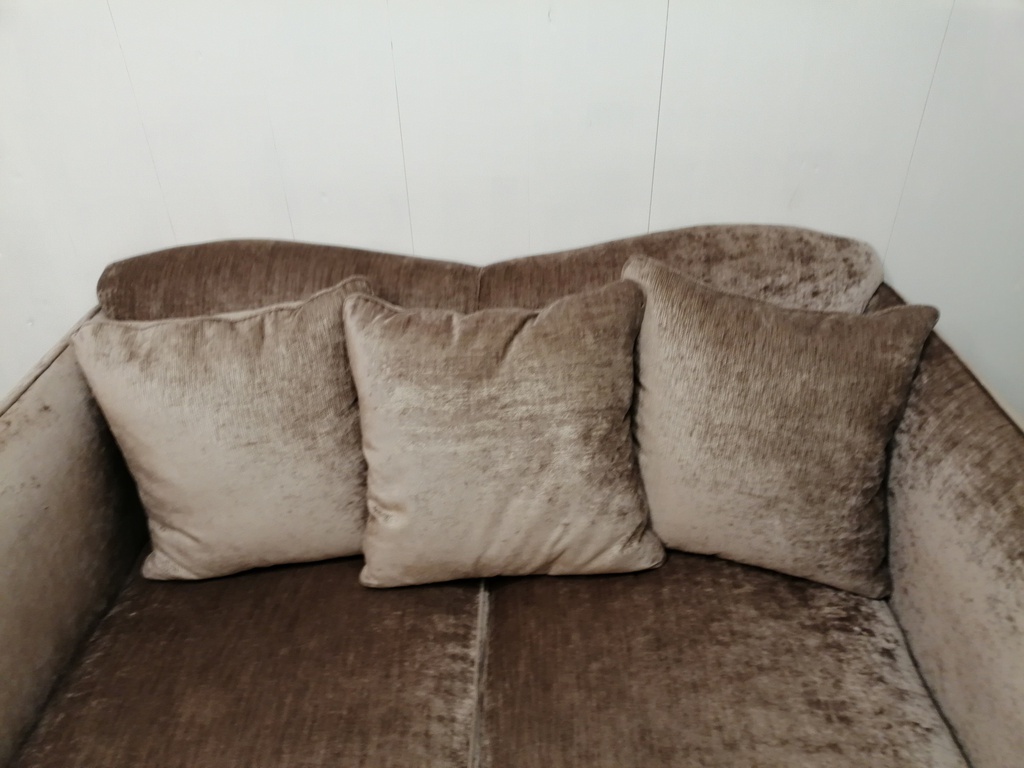 stunning crush velevet style two seater sofa