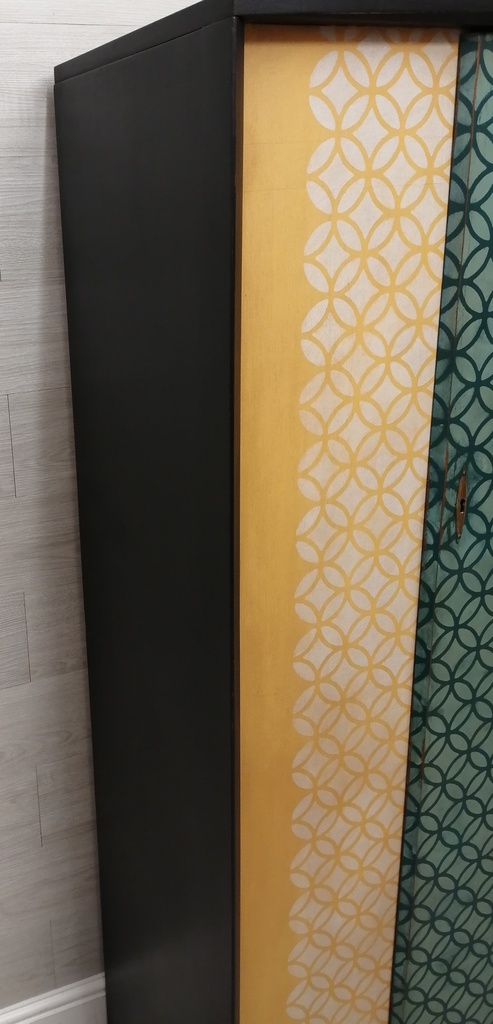 STUNING RETRO PAINTED WARDROBE