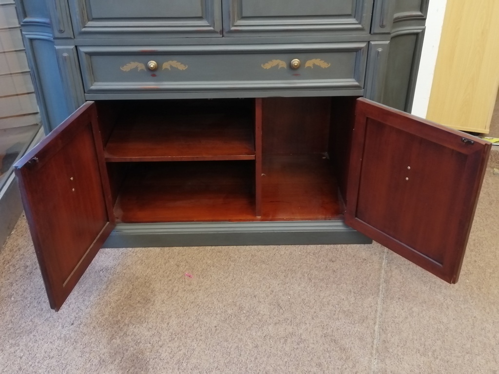 RUSTIC PAINTED LINEN CUPBOARD/WARDROBE