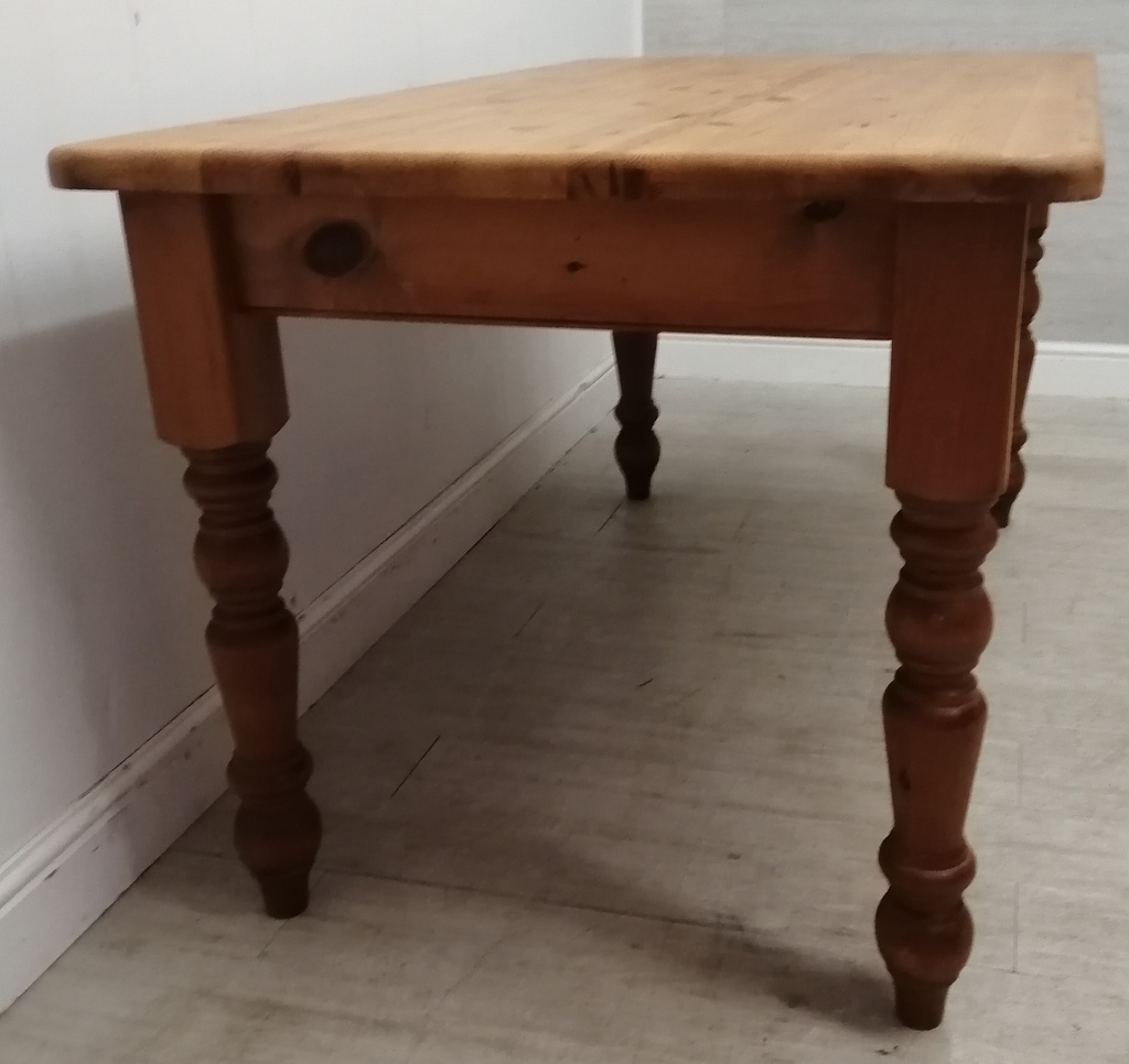 5ft solid pine dining table