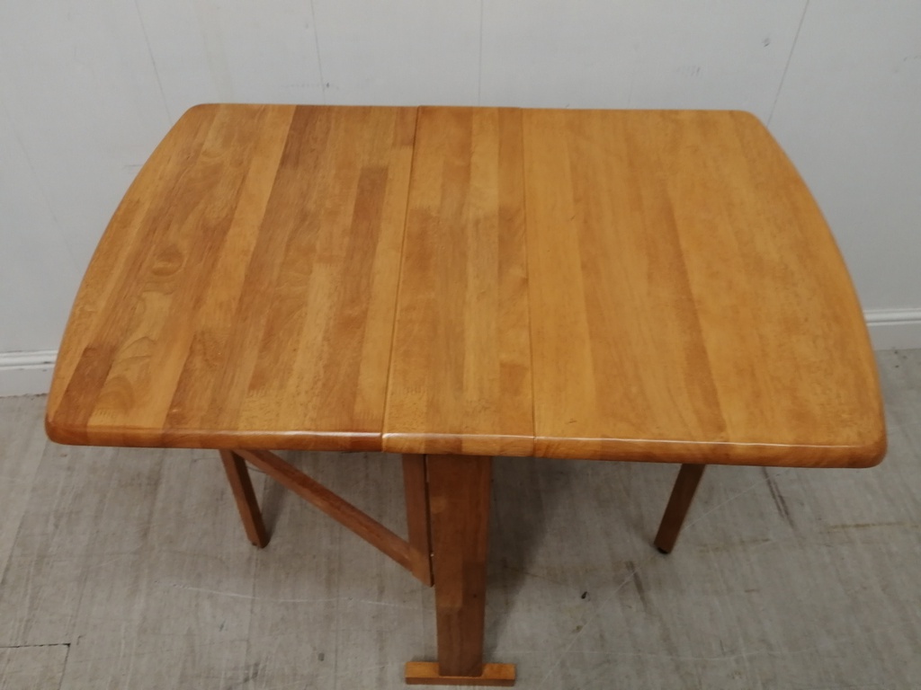 very neat small drop leaf dining table