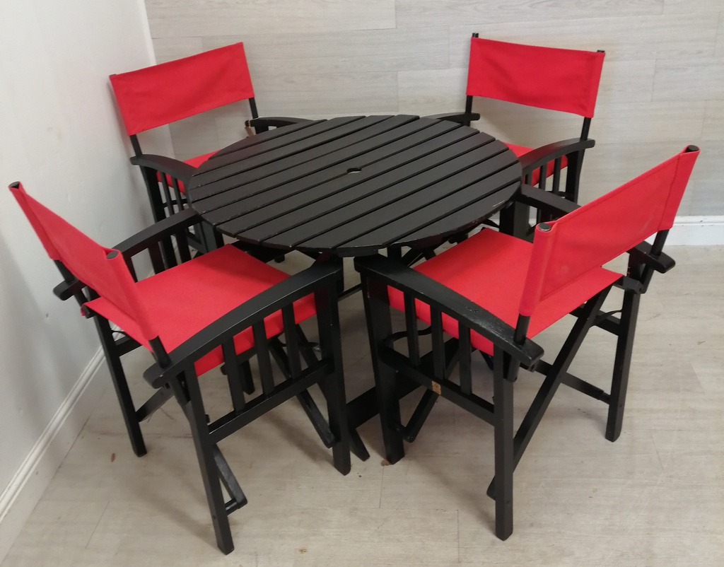 GREAT GARDEN TABLE AND 4 folding CHAIRS