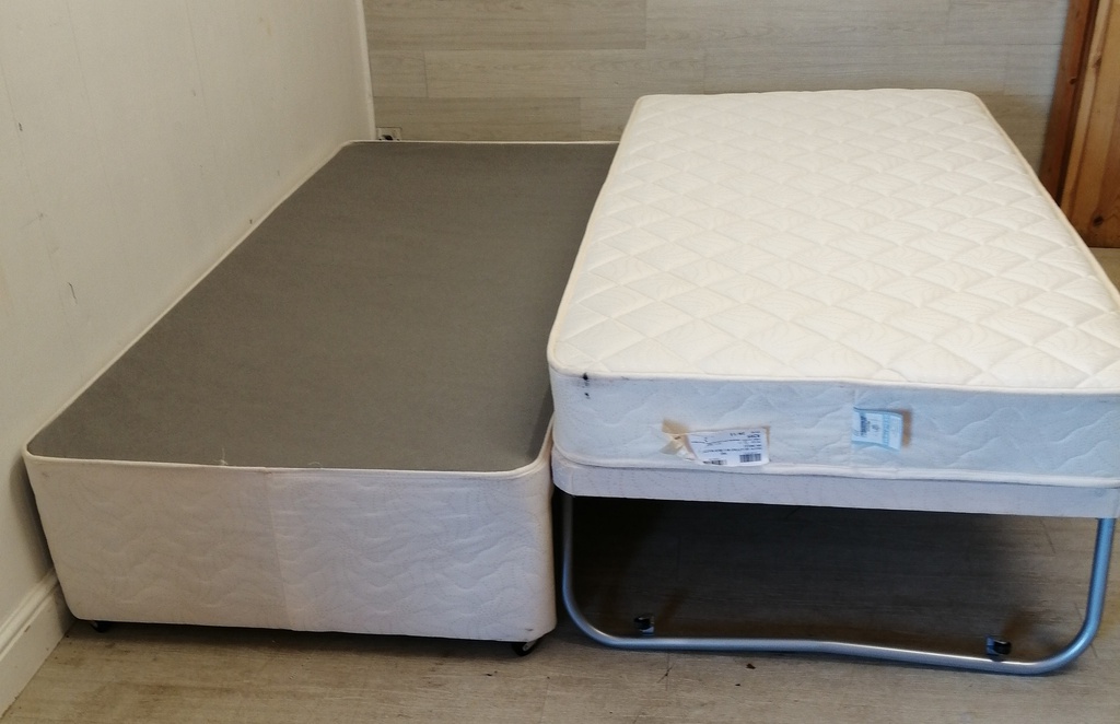 3FT TRUNDLE BED frame with one mattress
