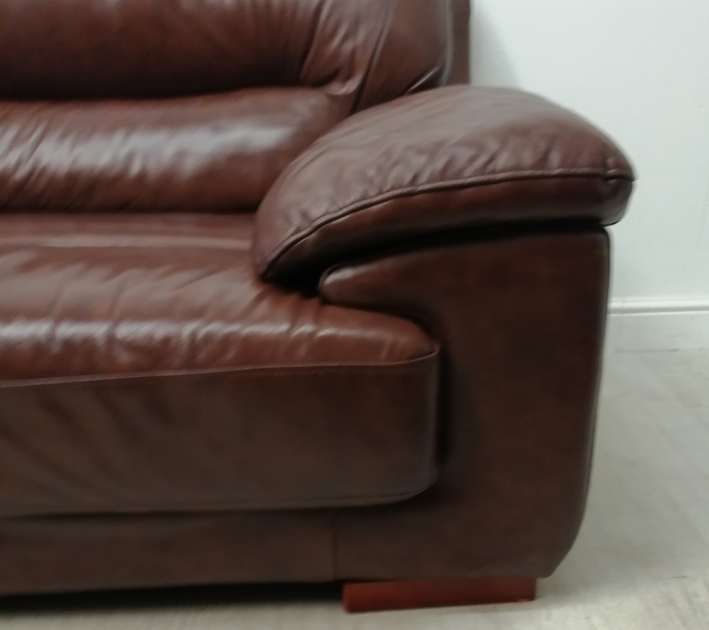 QUALITY BROWN LEATHER SOFA