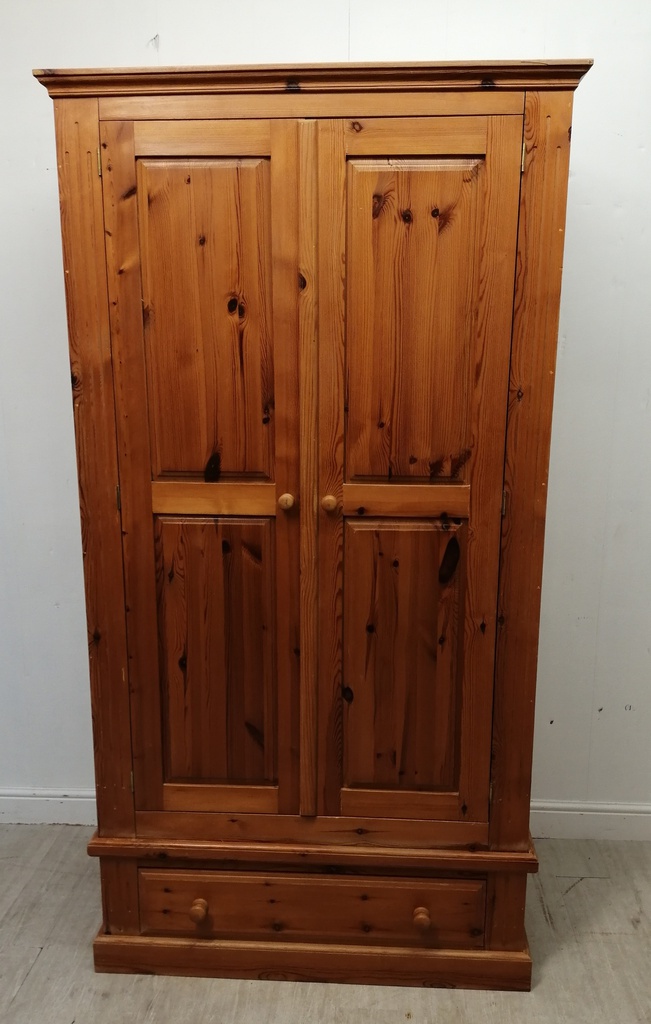 SOLID PINE QUALITY WARDROBE WITH DRAWER