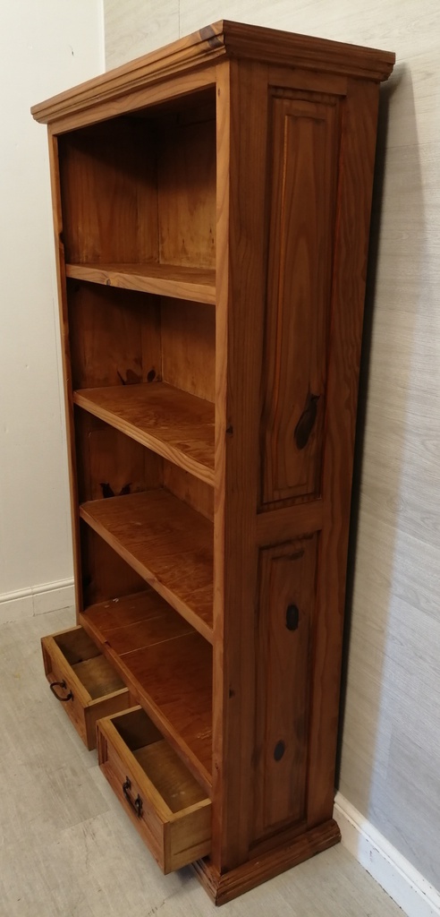 QUALITY MEXICAN PINE BOOKCASE