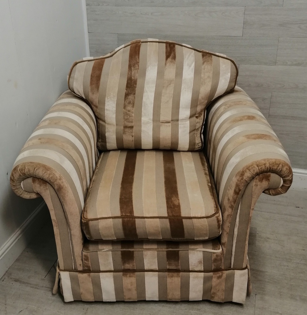 QUALITY CLASSIC STYLE armchair