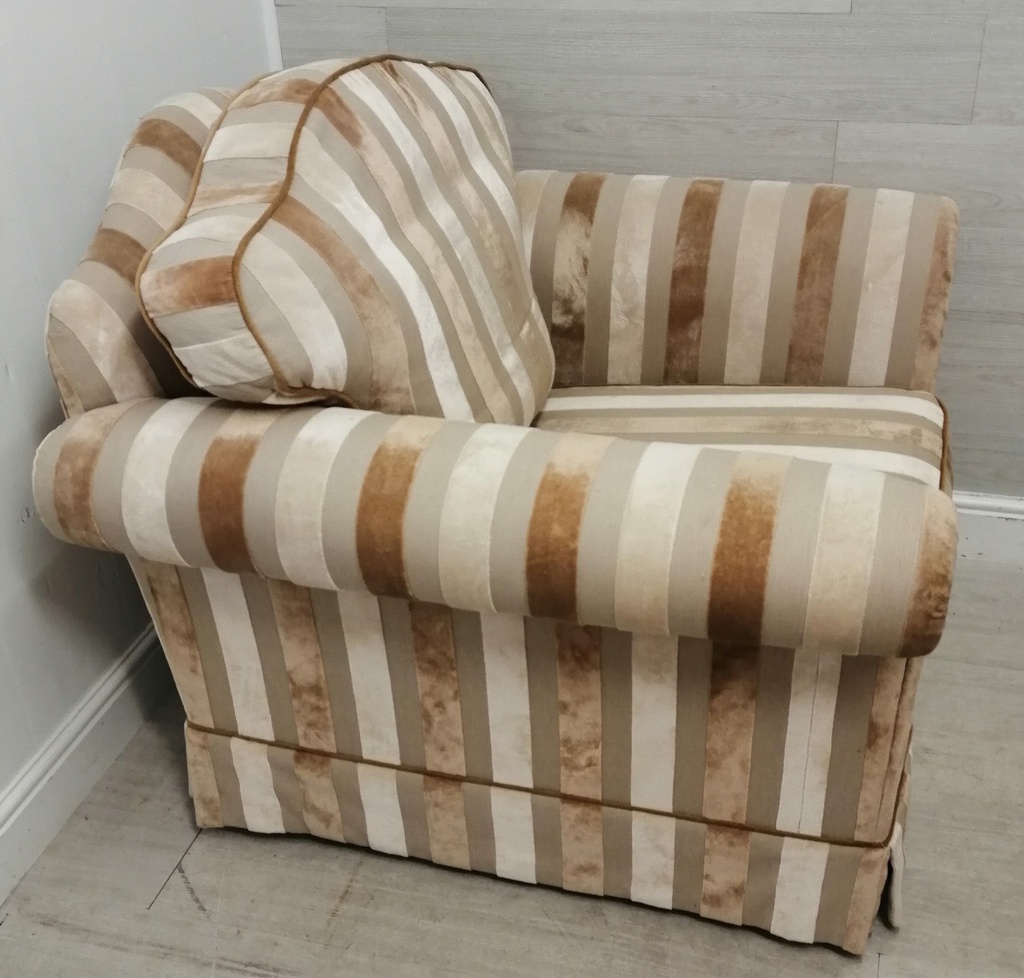 QUALITY CLASSIC STYLE armchair