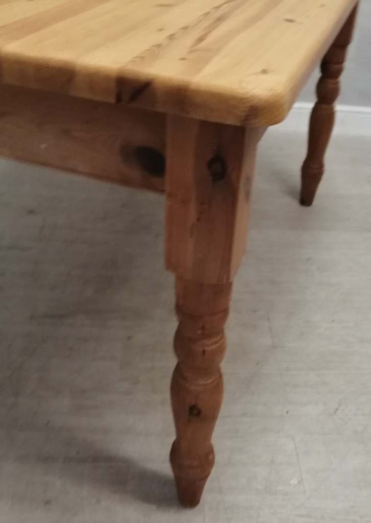 5FT SOLID PINE DINING TABLE