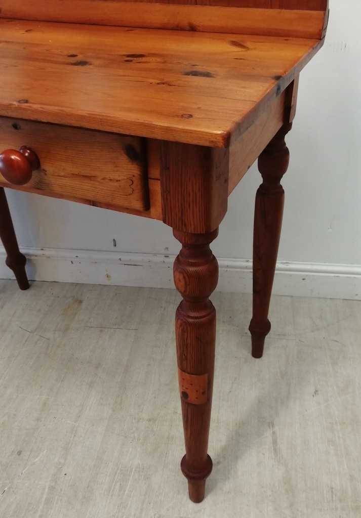 PINE DRESSING TABLE WITH MIRROR