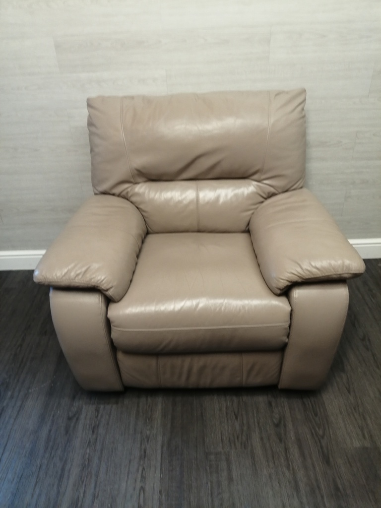 quality LEATHER ELECTRIC RECLINER ARMCHAIR