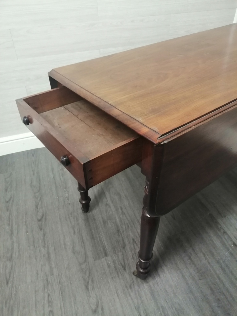 Antique Mahogany  Pembroke/dropleaf Table.