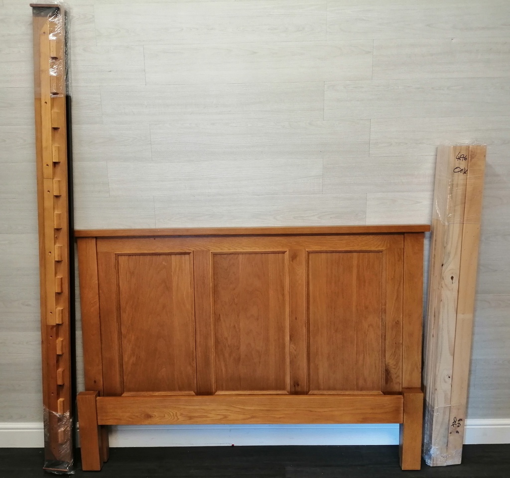 quality 4ft 6&quot; Oak Bed Frame