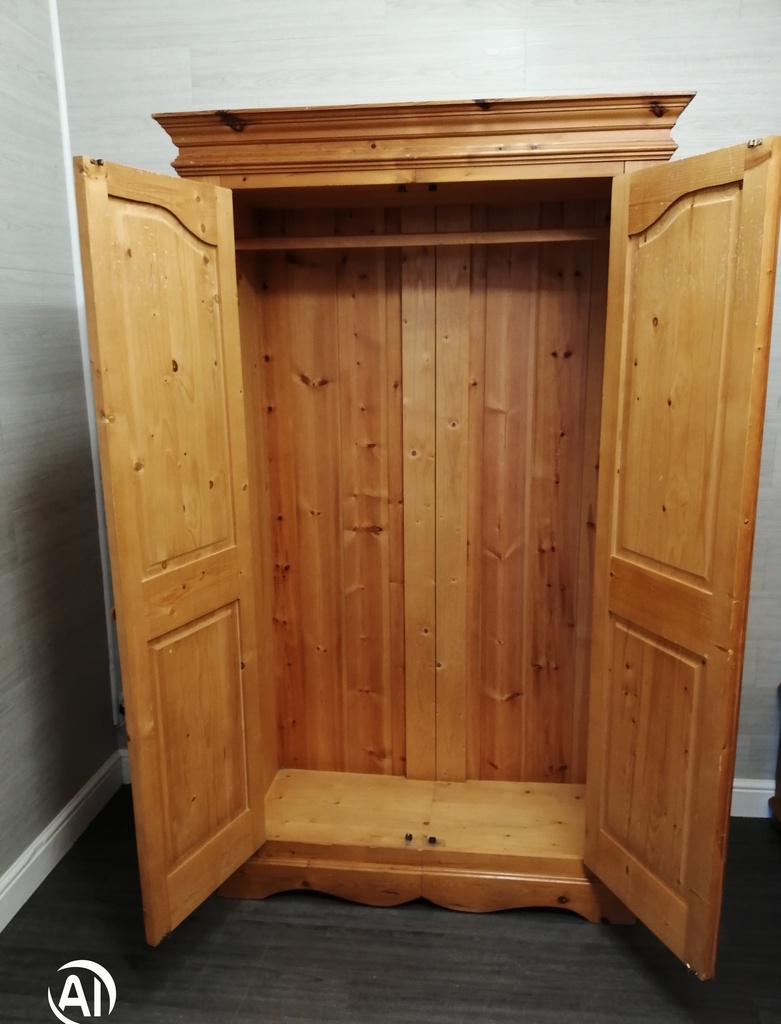 QUALITY SOLID PINE DOUBLE WARDROBE