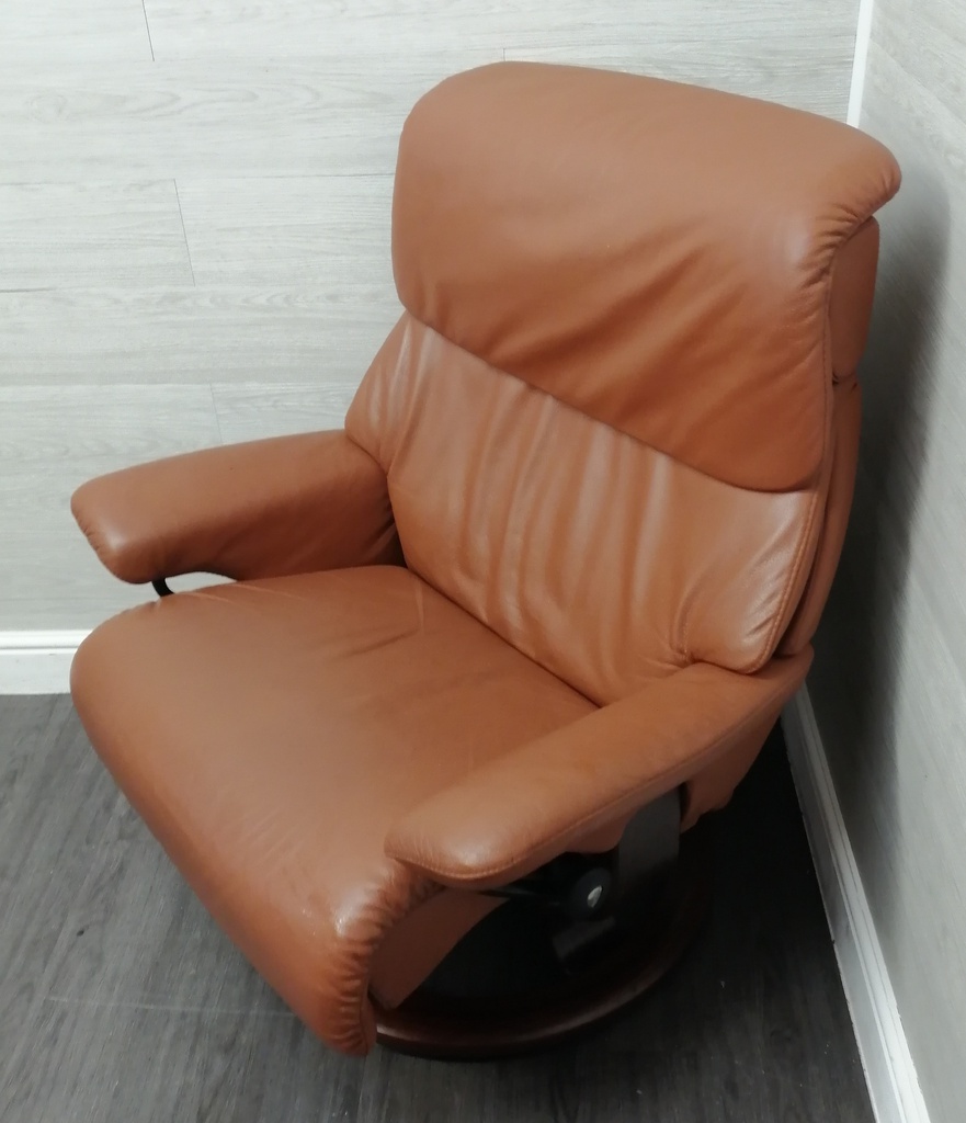 STRESSLESS dark tan Leather Recliner armChair