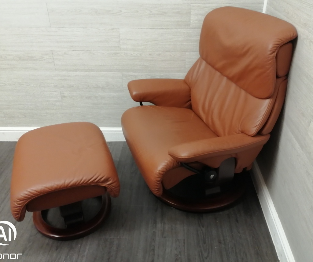 STRESSLESS dark tan Leather Recliner armChair