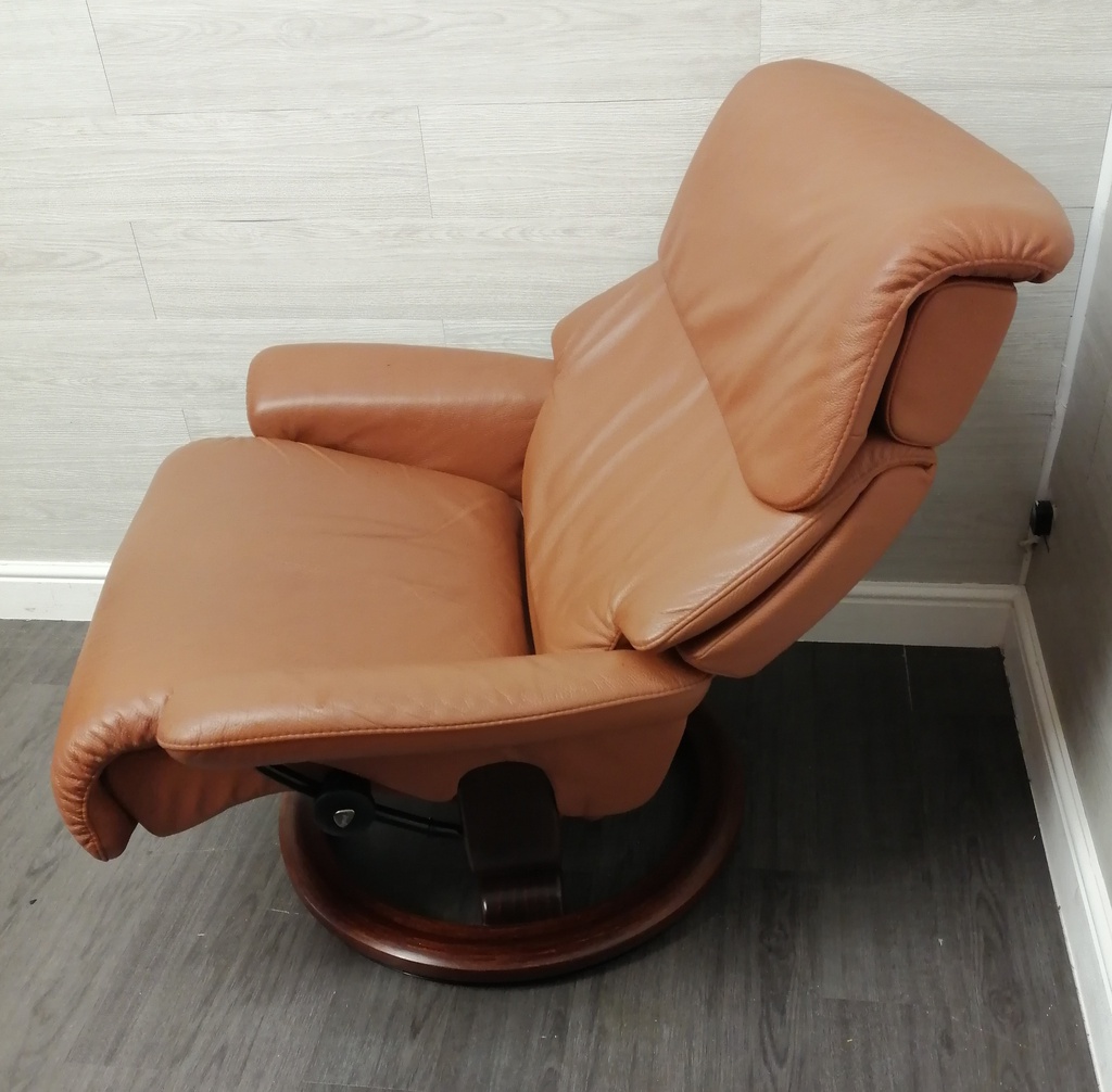 STRESSLESS dark tan Leather Recliner armChair