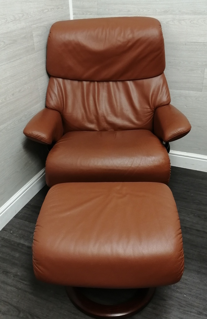 STRESSLESS dark tan Leather Recliner armChair