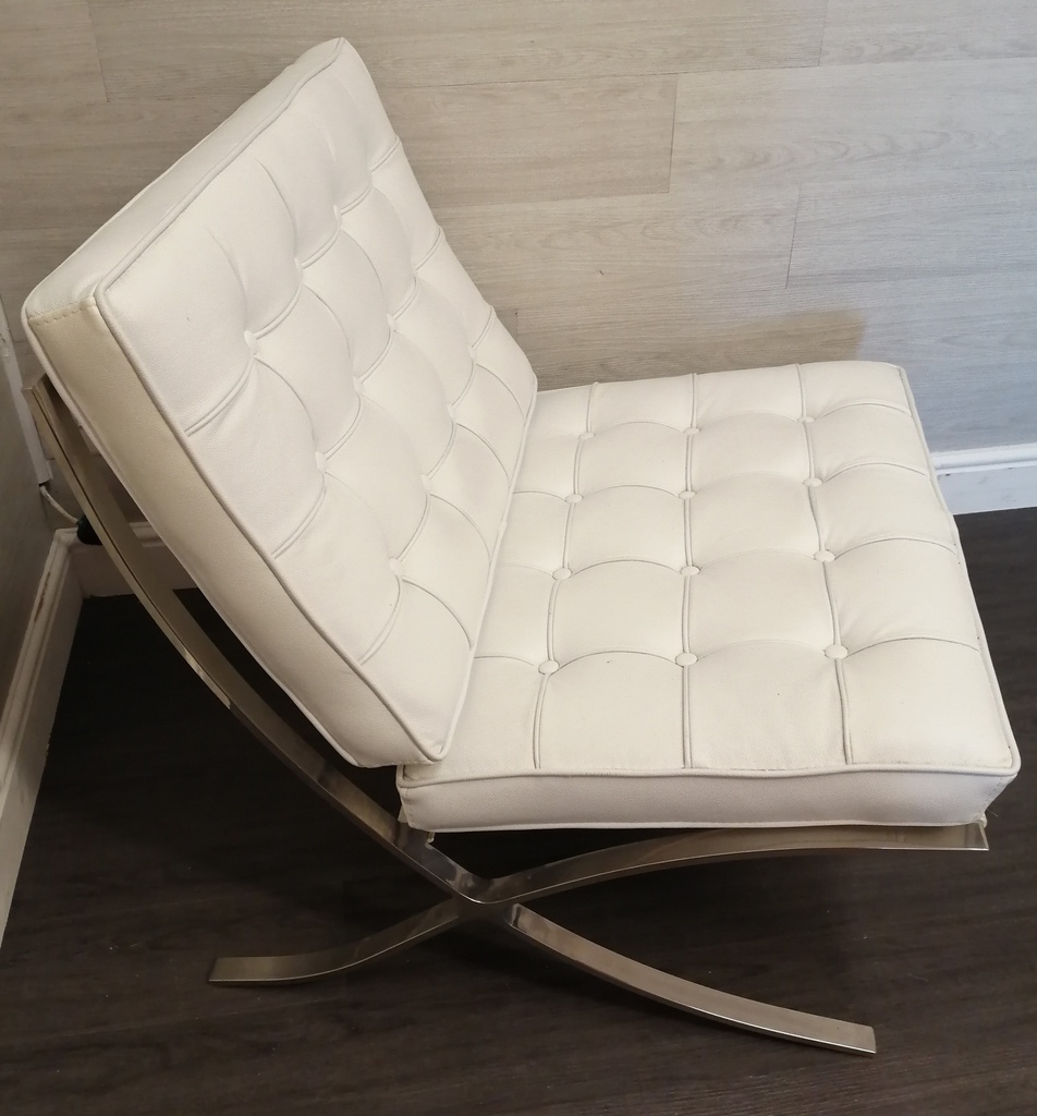 Classic style Modern Barcelona Chair in White faux Leather