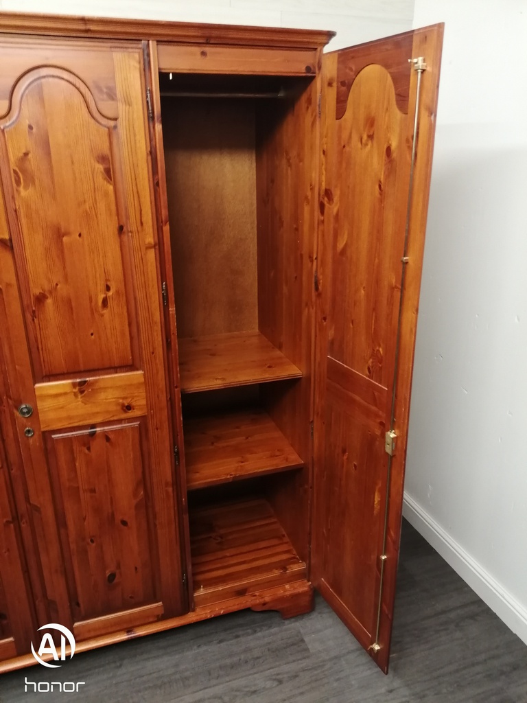 DUCAL PINE TRIPLE WARDROBE